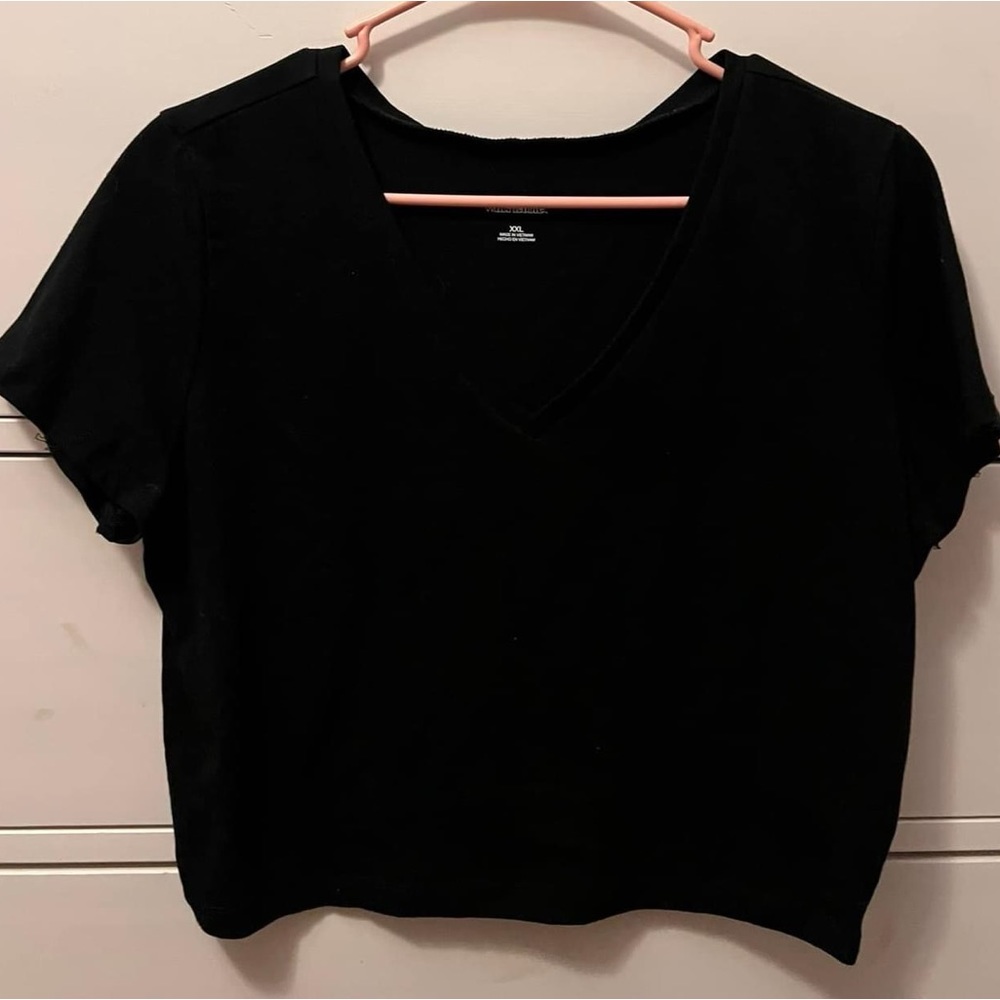 Black crop shirt
